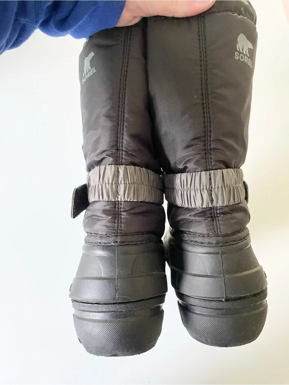 SOREL Flurry Winter Boot (kids) in Black/City Grey size 3 Waterproof Insulated